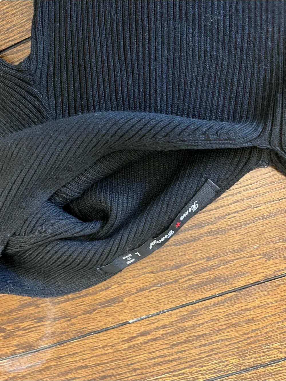 Cropped V knit top